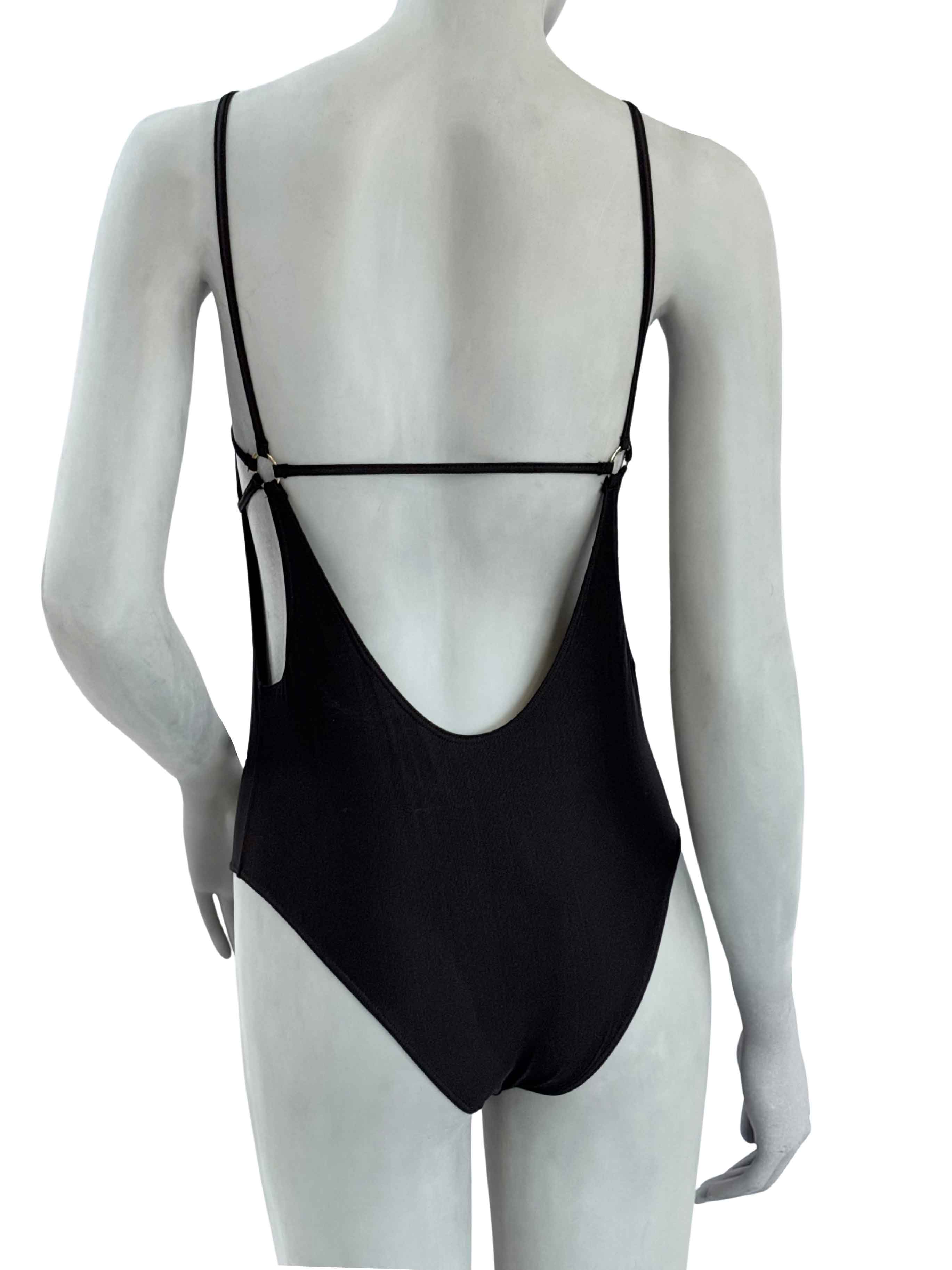 Costas do body Cleopatra Cisô em preto com elásticos e detalhe central, lingerie artesanal