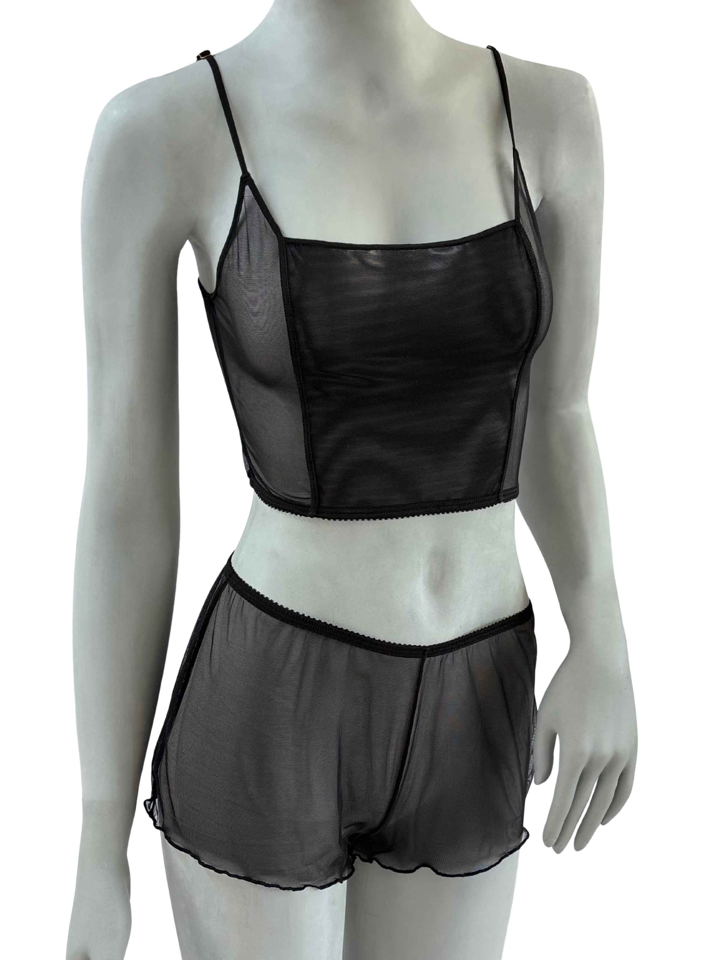 Calcinha Angela Cisô em tule transparente preto com babados, vista frontal lateral