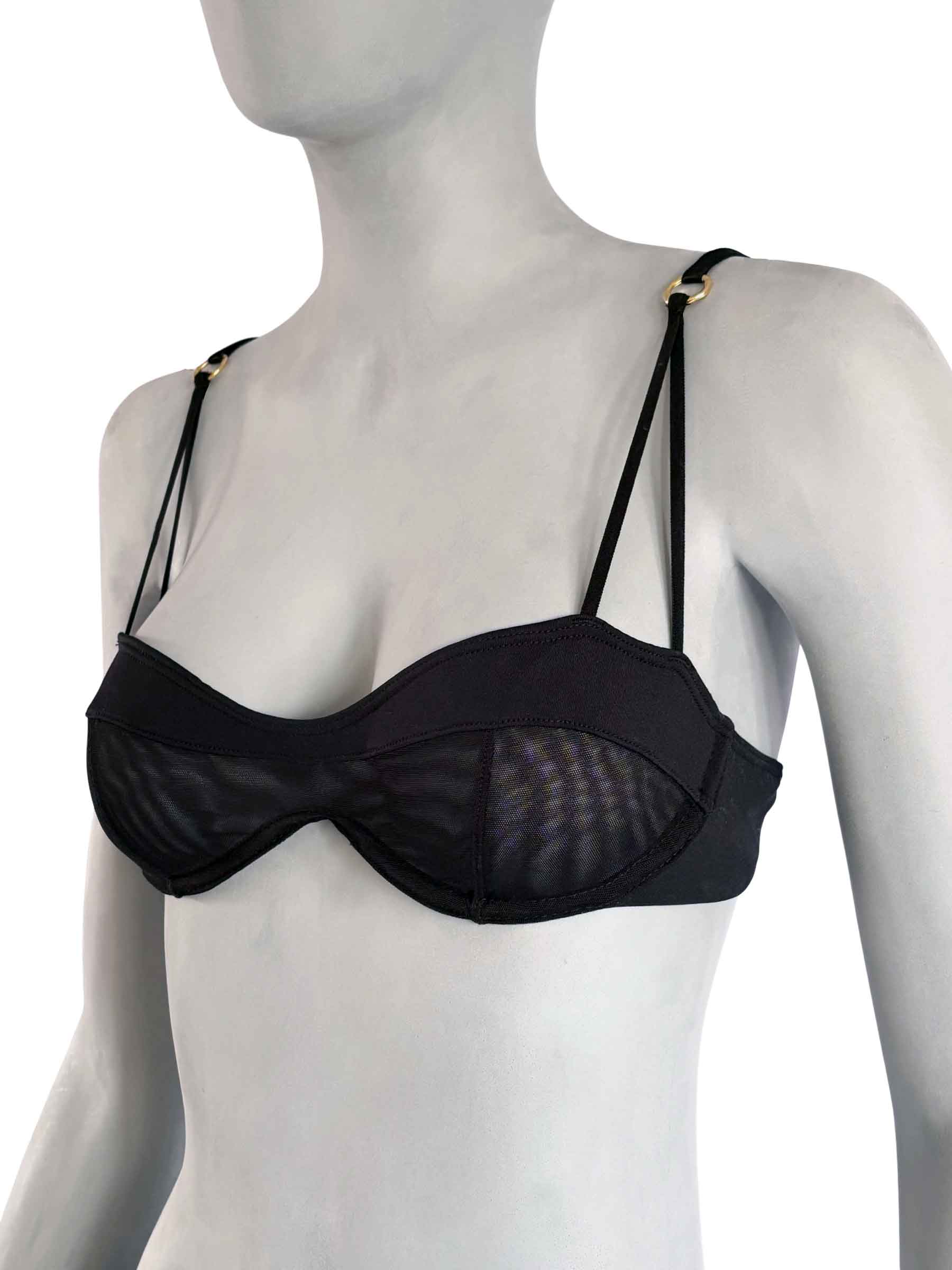 Sutiã Bruna preto com aro duplo, alças dupla e detalhe em argola, com decote em microfibra e tule transparente, alças reguláveis em elástico fino, vista frontal lateral, lingerie artesanal design autoral Cisô Atelier