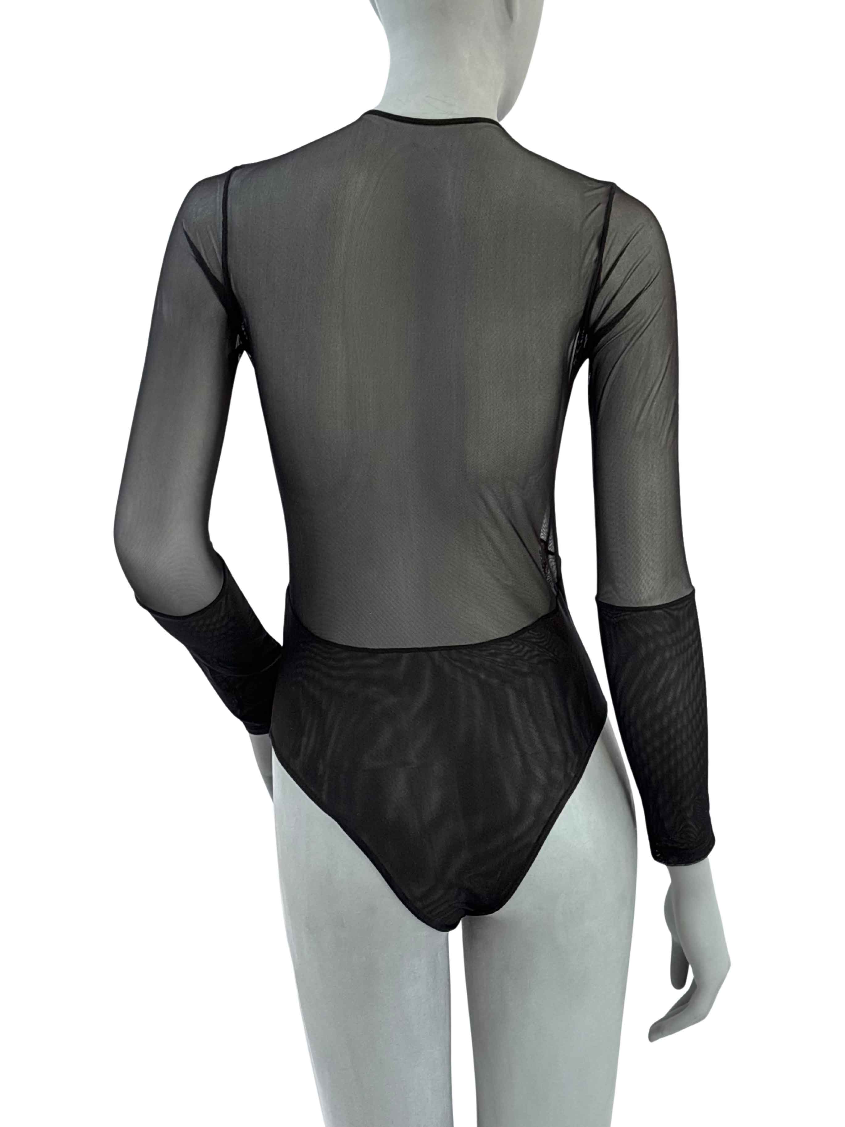 Costas do bodysuit Maud Cisô em tule transparente preto com mangas longas e design minimalista